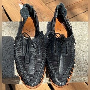 vintage Carlyle black woven leather huarache sandals